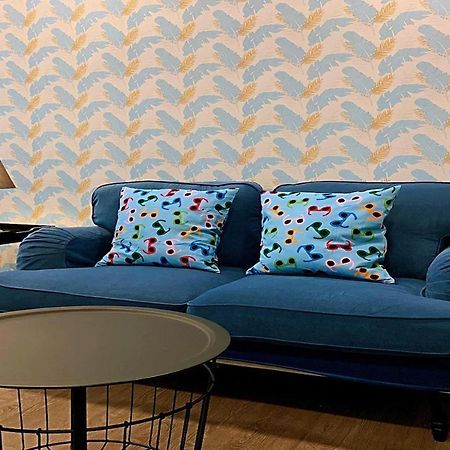 R 17 Living Hotel Банкок Екстериор снимка