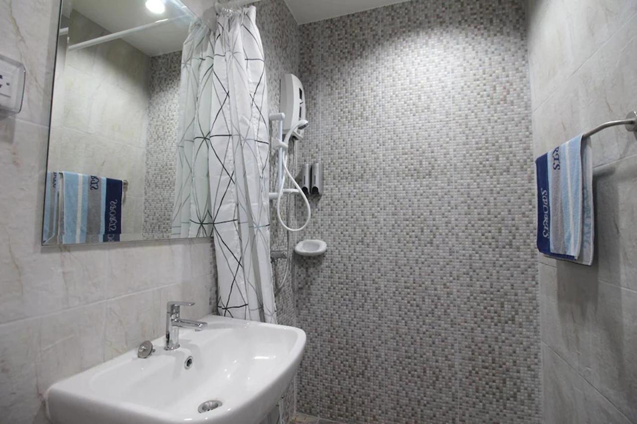 R 17 Living Hotel Банкок Екстериор снимка